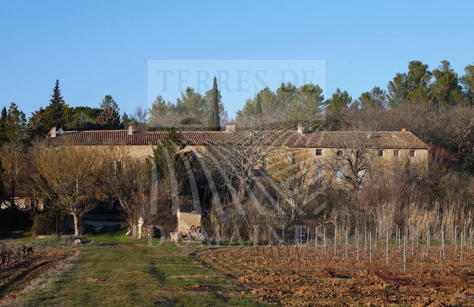 Large wine estate of 180 hectares in one piece – Ref : 1917/015